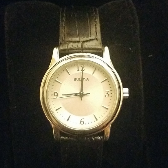 New Bulova ladies watch - Picture 2 of 3